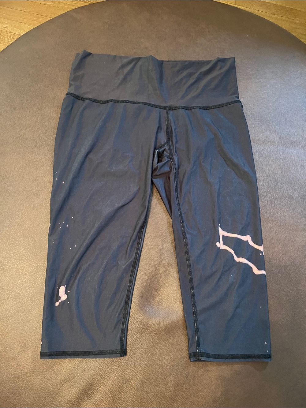 Take cropped bat leggings large